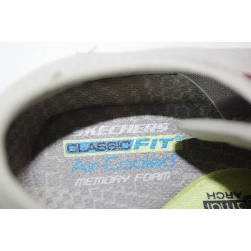 Skechers Classic Fit Men's Size 10 Tan Textile‎ Low Top Sneakers